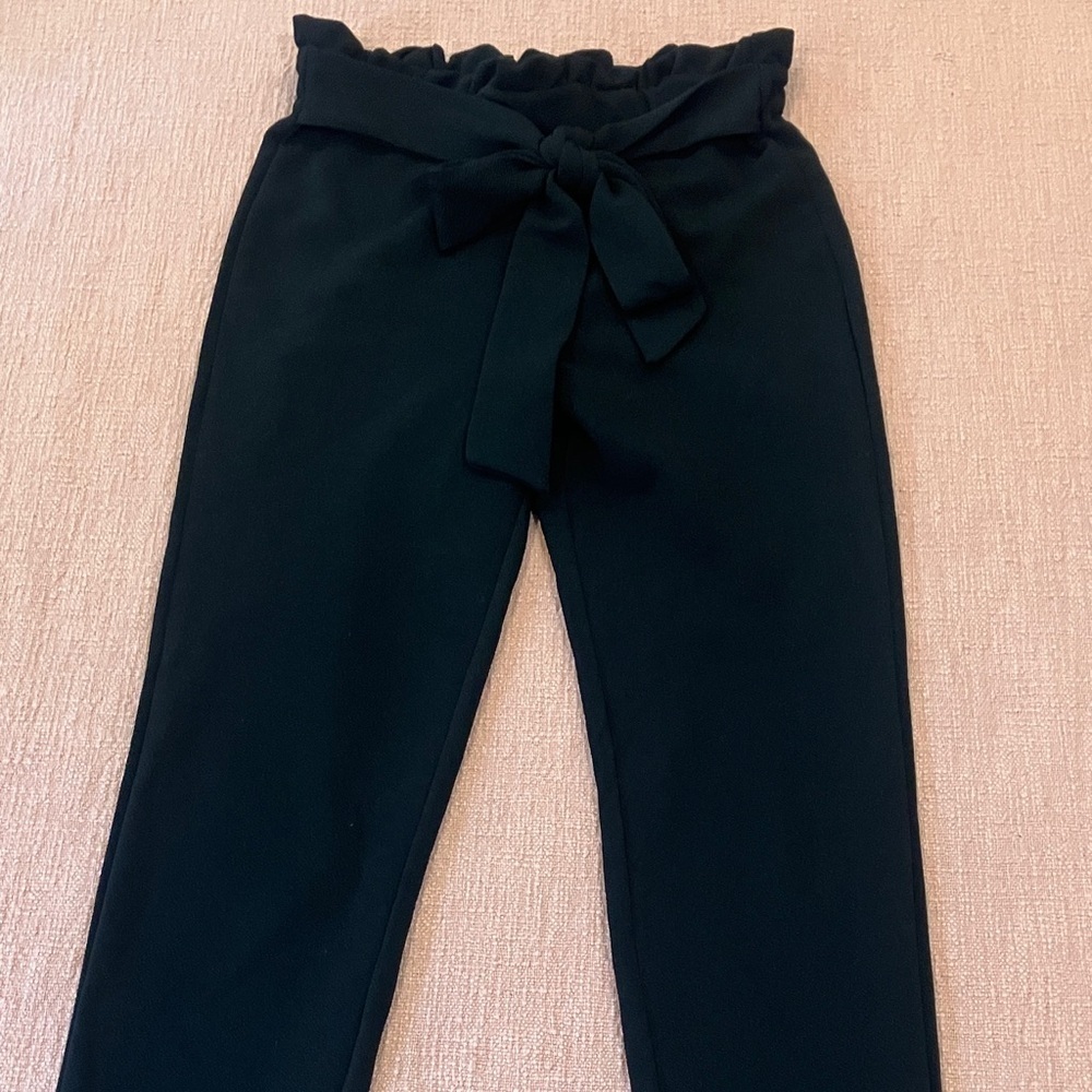 Black med wm’s Tie-front Pants W28 and stretchy at waist